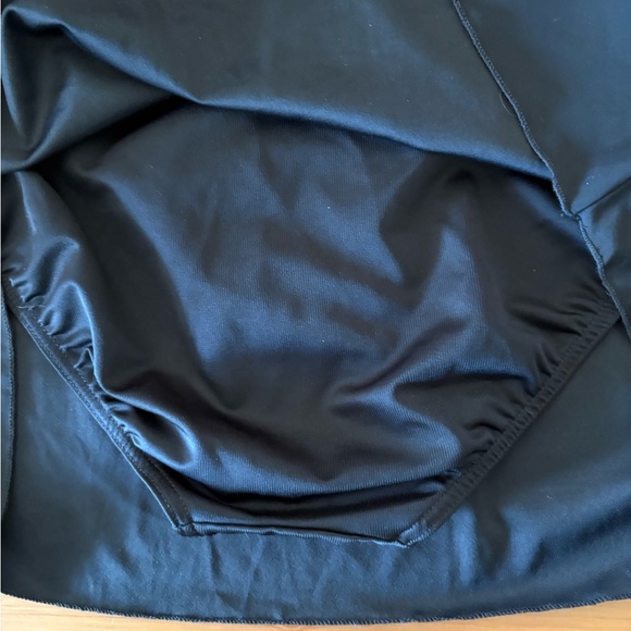 Miraclesuit Black Swim Skirt Size 10 New with Tags! - Picture 8 of 13